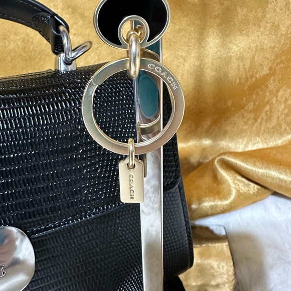 NWT COACH Lock And Key Ring Style C1679 Black And Gold - Picture 8 of 10